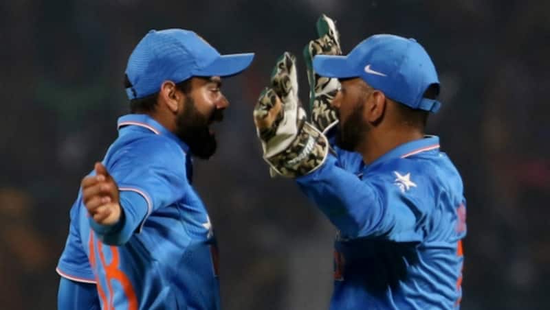 Kohli - Dhoni