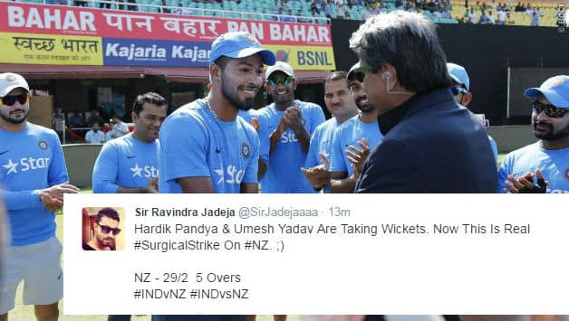 Hardik Pandya gets his ODI cap from Kapil Dev © Twitter