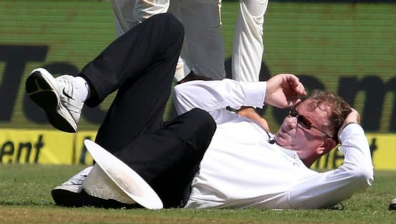 Paul Reiffel was hit by a throw from Bhuvneshwar Kumar at the Wankhede Stadium © IANS
