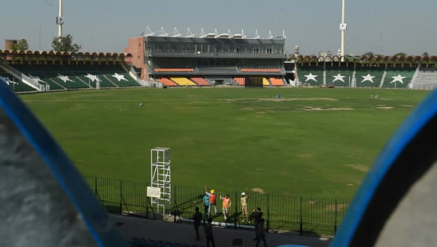 Peshawar Zalmi vs Karachi Kings at Dubai, Live Streaming ... - 628 x 355 jpeg 21kB