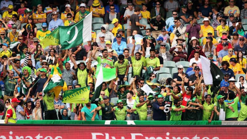 As the PSL 2017 Final was being organised at Lahore's Gaddafi Stadium, an unidentified fan managed to enter the dressing room of Peshawar Zalmi franchise &Acirc;&copy; Getty Images (File Photo)