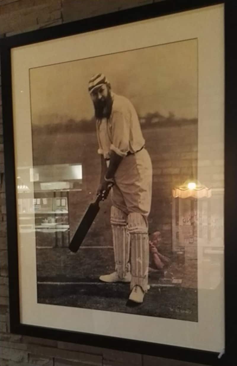 The Champion&acirc;s photograph, in the far corner of the pub, Photo Courtesy: Arunabha Sengupta
