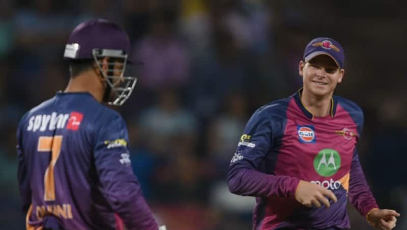 Steven Smith (R) took over RPSâ reins from MS Dhoni (l) in IPL 10 © AFP