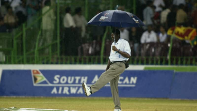 The image of Steve Bucknor checking the conditions linger in one&acirc;s mind &Acirc;&copy; Getty Images