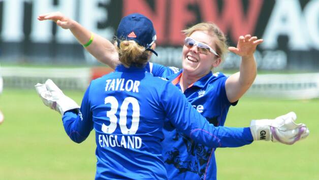 Sarah Taylor and Heather Knight added unbeaten 78-run stand to ease England to victory © Getty Images