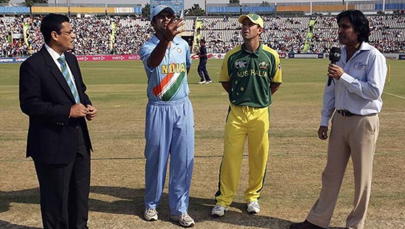 Rahul Dravid (second from left) shined with the bat one again © Getty Images