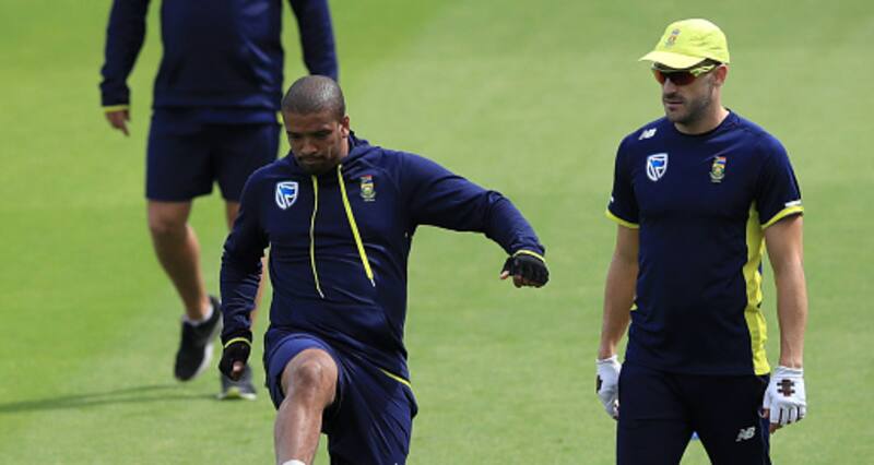 Vernon Philander and Faf du Plessis &copy; Getty Images