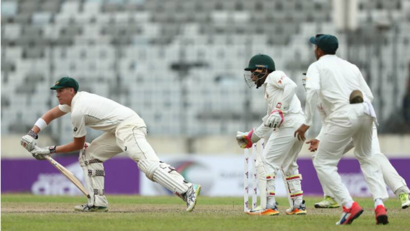 Australlia have lost 6 wickets &copy; AFP