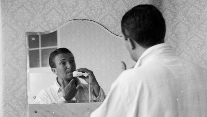Facing himself in the mirror was probably not easy for Richie Benaud after that © Getty Images