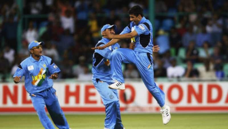 Ashish Nehra during 2003 World Cup © Getty Images