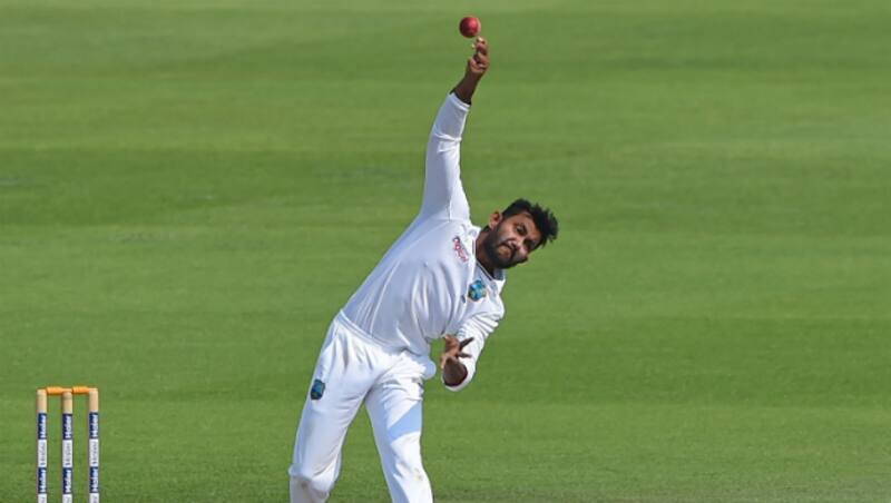 Devendra Bishoo bagged two wickets in consecutive overs &copy; Getty Images