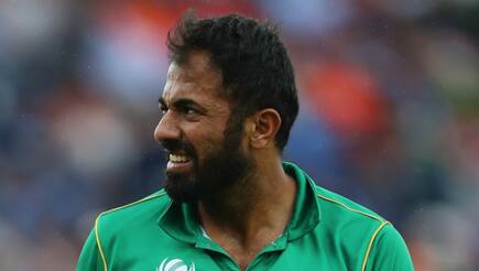 Pakistan vs Sri Lanka, 2nd test: Twitter burst in laughter as Wahab Riaz misses run-up 5 times