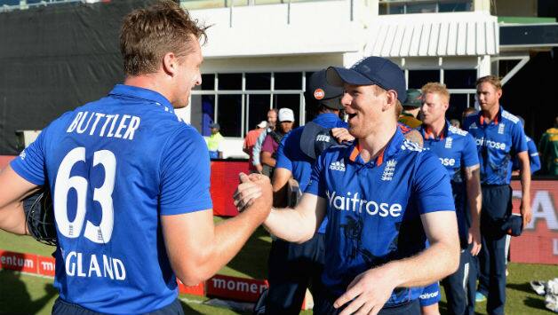 Jos Buttler and Eoin Morgan (R) © Getty Images