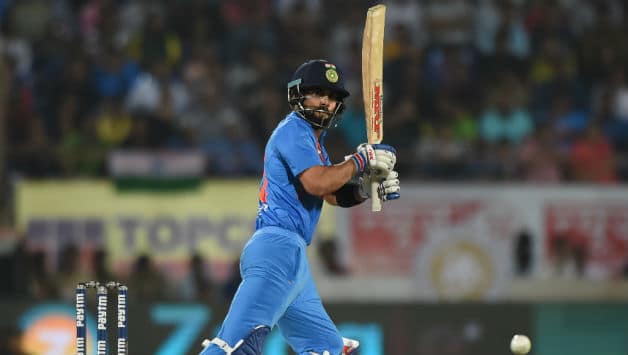 Kohli gave his all but his 42-ball 65 could not rescue India © AFP