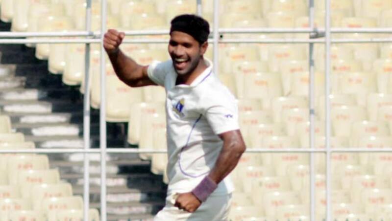 Ashoke Dinda picked 3 wickets &copy; PTI