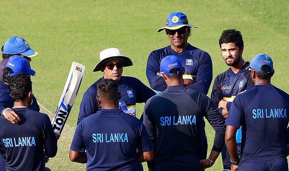 Chandika Hathurusingha with the Sri Lankan team during the training session © Getty Images