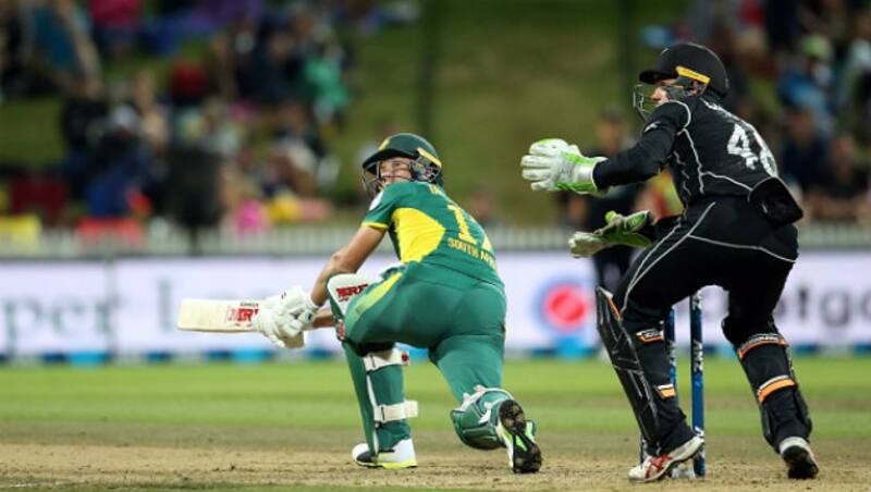 AB de Villiers wins the Hamilton ODI for South Africa &copy; AFP