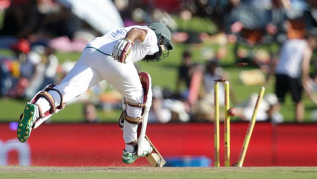 Hashim Amla's run-out changed the complexion of day's play © AFP