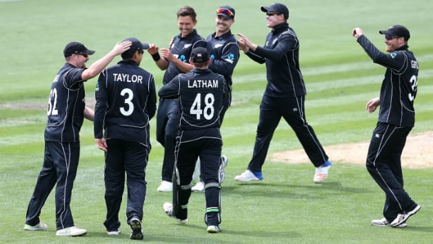 Trent Boult celebrates wicket with teammates © Getty Images