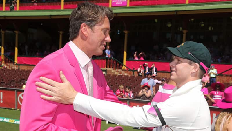 Glenn McGrath during a chat with Steven Smith in last year's Pink Test &Acirc;&copy; Getty Images
