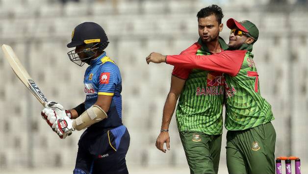 Mashrafe Mortaza has been fined 20 per cent © AFP