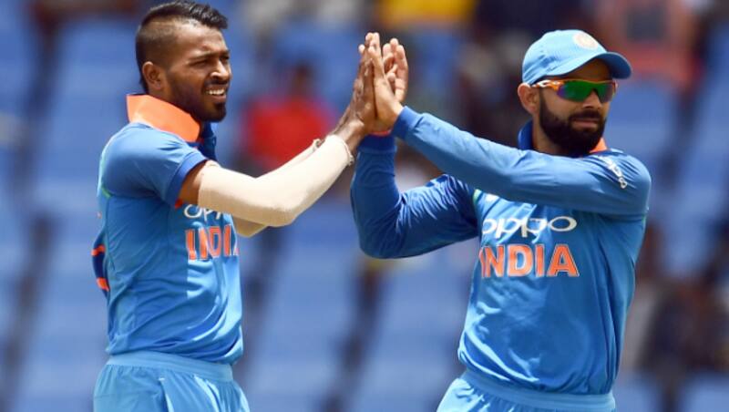Hardik Pandya and Virat Kohli &Acirc;&copy; AFP