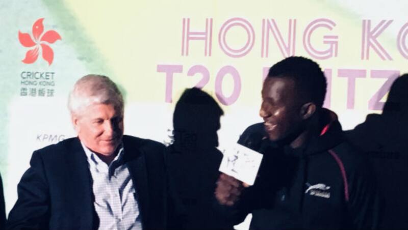 Alan Wilkins (left) shares a joke with Darren Sammy &copy; Suvajit Mustafi