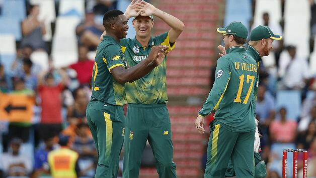 Lungi Ngidi picked wickets of Rohit Sharma and Shikhar Dhawan © AFP