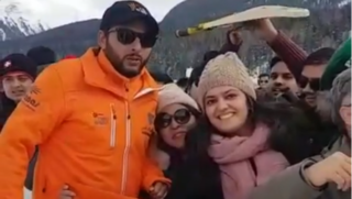 Video: Shahid Afridi’s noble gesture for Indian flag wins hearts