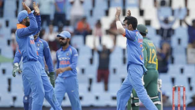 Yuzvendra Chahal celebrates picking Quinton de Kock's wicket for 20 © AFP