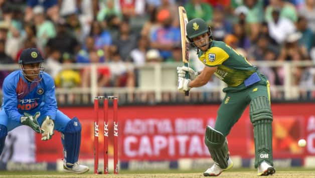 Farhaan Behardien kept South Africa in play scoring a sturdy 27-ball 39 © Getty Images
