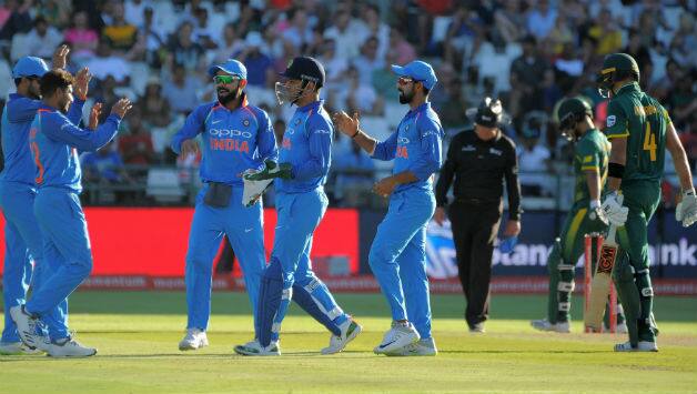 Kuldeep Yadav gets rid of Aiden Markram as MS Dhoni picks up his 400th ODI dismissal © AFP