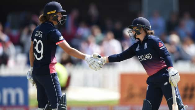 Natalie Sciver and Tammy Beaumont notched up unbeaten fifties © Getty Images