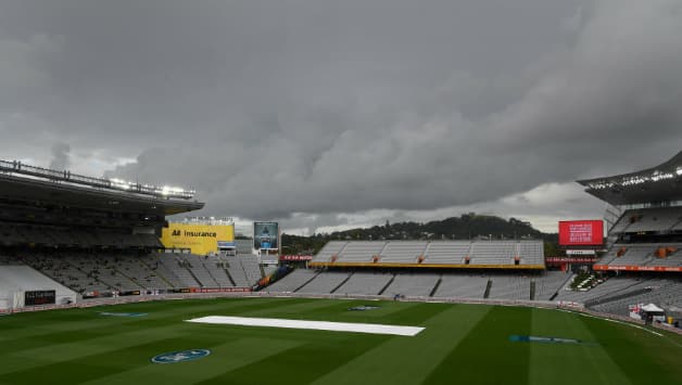 The gloomy weather has restricted the 1st Test to just 26 overs in the past two days © Getty Images