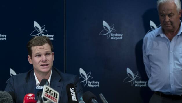 Steven Smith with his father © Getty Images