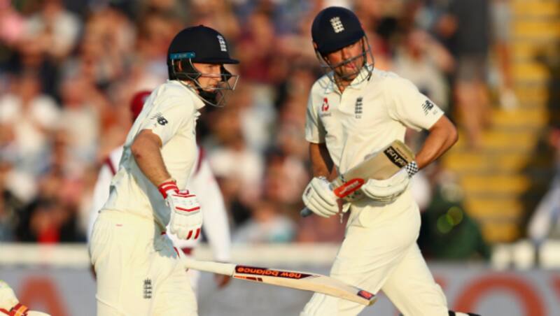 Joe Root and Alastair Cook &copy; Getty Images