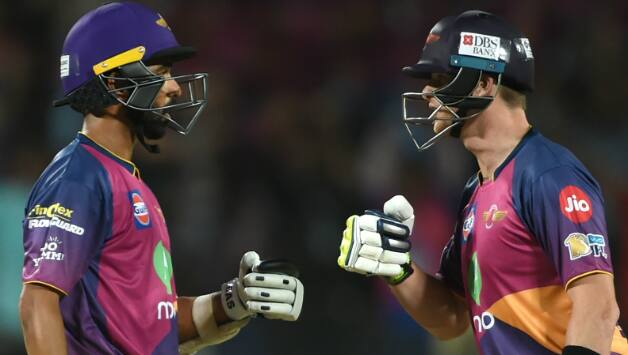 Ajinkya Rahane (L) and Steven Smith © AFP