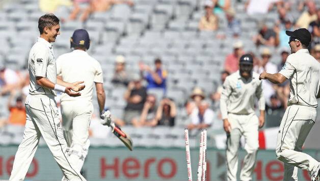 Trent Boult picked career best figures of 6 for 32 © AFP
