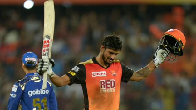 Deepak Hood remained unbeaten on 32 for SRH © AFP