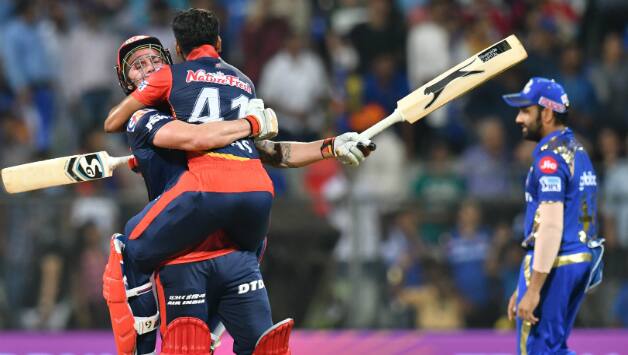 Jason Roy remained unbeaten on 91 © AFP