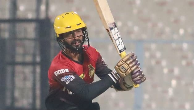 Dinesh Karthik in KKR practice session © IANS