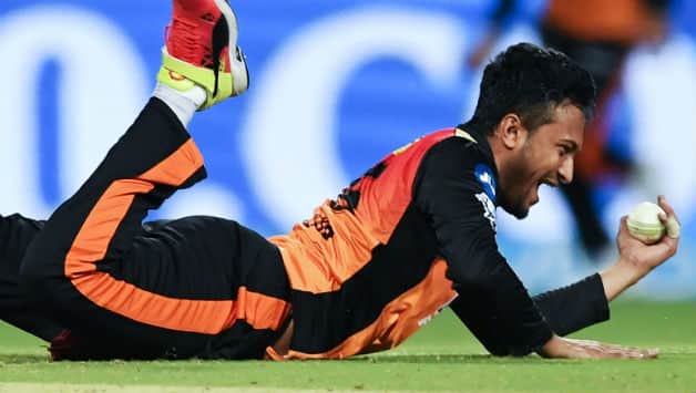 Shakib Al Hasan takes a return catch to get rid of Chris Lynn © AFP