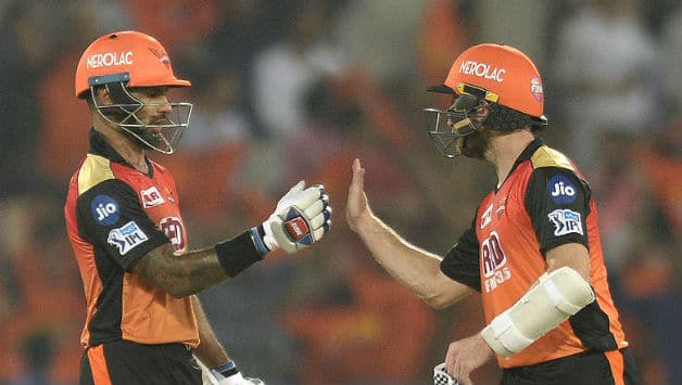Shikhar Dhawan and Kane Williamson added runs together to take Hyderabad to win © AFP