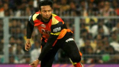 Shakib becomes the first left arm bow...