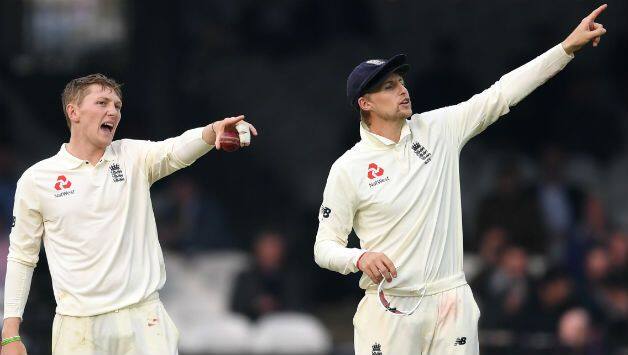 Dominic Bess (l) made his England debut on Day 1© Getty Images