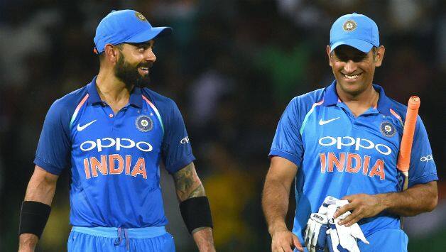 Virat Kohli and MS Dhoni (r) © AFP