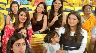 IPL 2018: MS Dhoni, Suresh Raina, Harbhajan Singh’s wife enjoy CSK, DD match