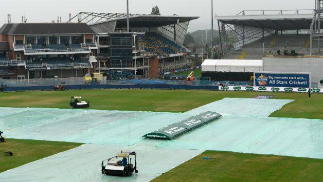 England trail Pakistan by 68 runs (Image courtesy: Getty)