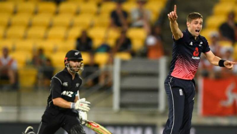 Chris Woakes (R) &Acirc;&copy; Getty Images