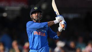 Sachin Tendulkar, Virender Sehwag and other congratulate MS Dhoni for reaching 10,000 ODI runs at Lords